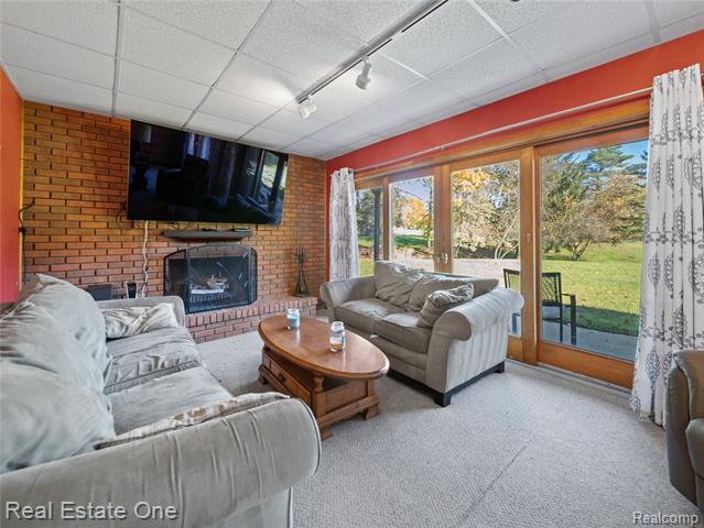 Builiding view twenty three for 9755 Annabelle, South Lyon, MI. 48178