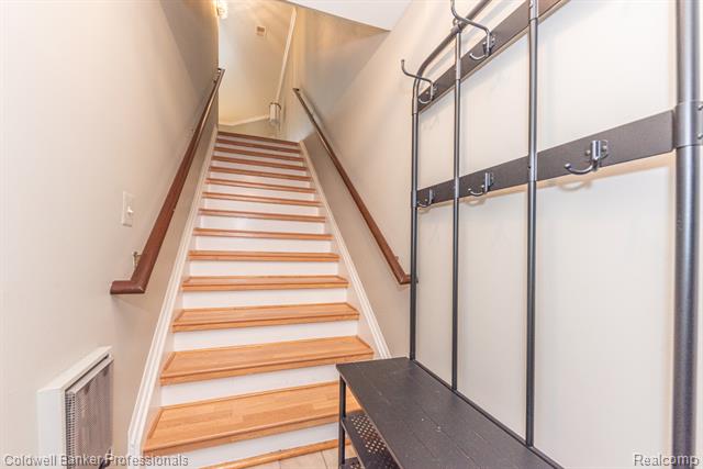 Builiding view four for 18025 University Park, Livonia, MI. 48152