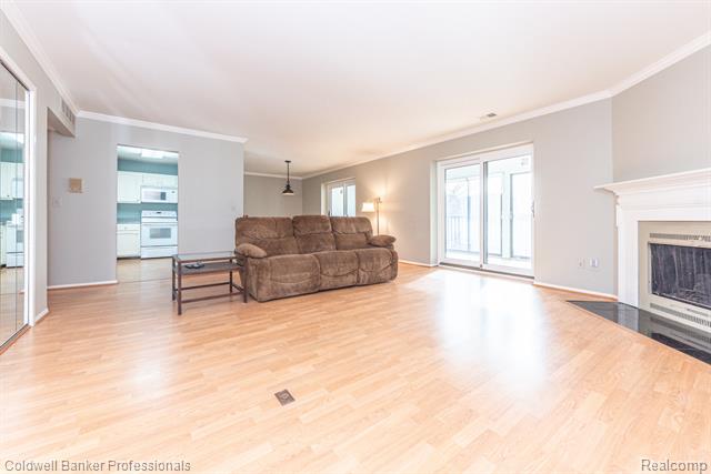 Builiding view six for 18025 University Park, Livonia, MI. 48152