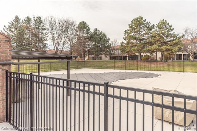 Builiding view thirty six for 18025 University Park, Livonia, MI. 48152