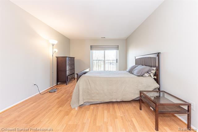 Builiding view twenty three for 18025 University Park, Livonia, MI. 48152