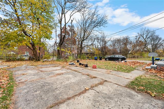 Builiding view three for 9152 Mansfield, Detroit, MI. 48228