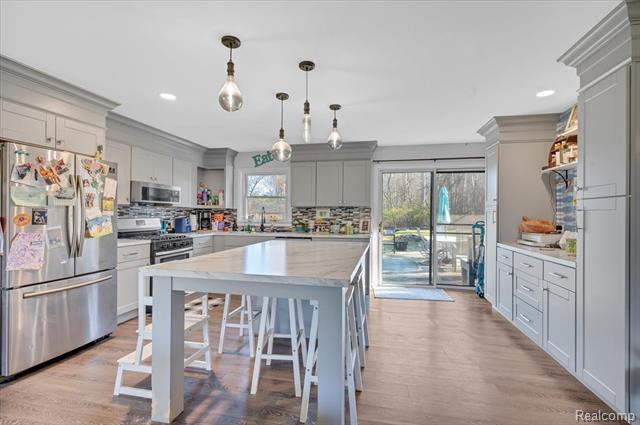 Builiding view one for 1240 Farnsworth, Lapeer, MI. 48446