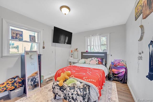 Builiding view twelve for 1240 Farnsworth, Lapeer, MI. 48446