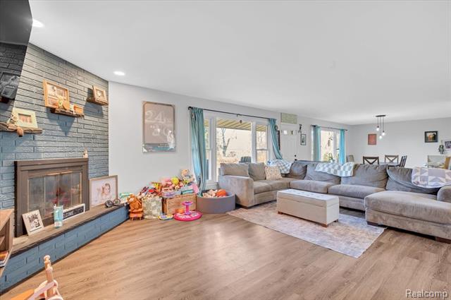 Builiding view two for 1240 Farnsworth, Lapeer, MI. 48446