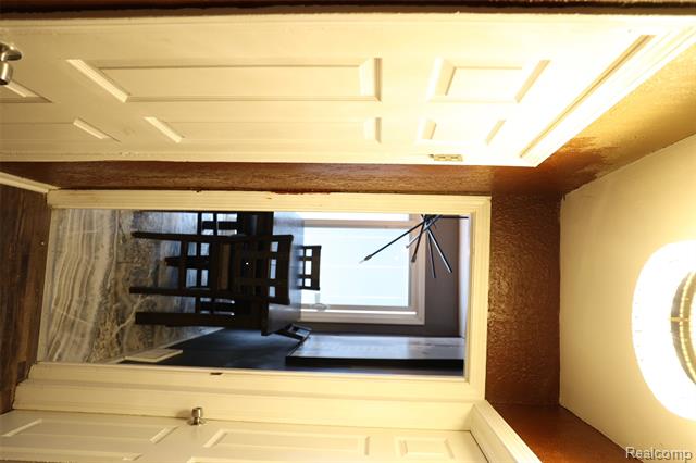 Builiding view eight for 2729 Chicago, Flint, MI. 48503