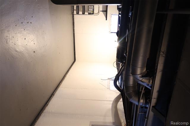 Builiding view fifteen for 2729 Chicago, Flint, MI. 48503