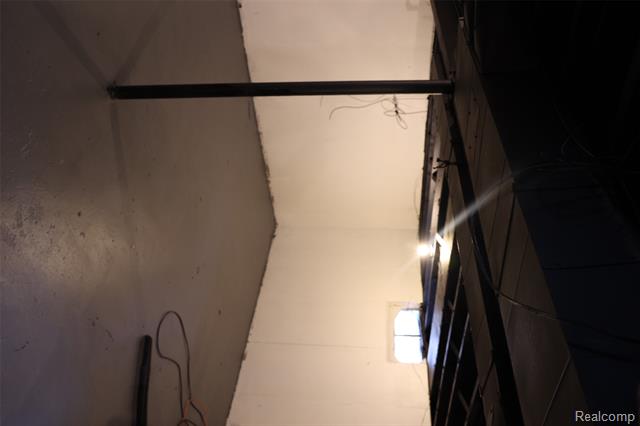 Builiding view fourteen for 2729 Chicago, Flint, MI. 48503