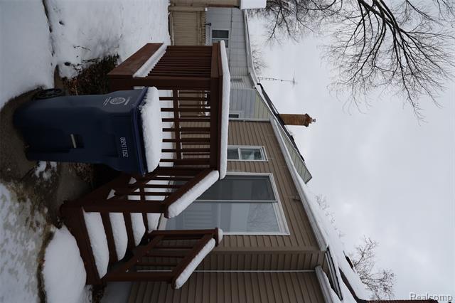 Builiding view sixteen for 2729 Chicago, Flint, MI. 48503