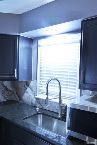 Builiding view three for 2729 Chicago, Flint, MI. 48503