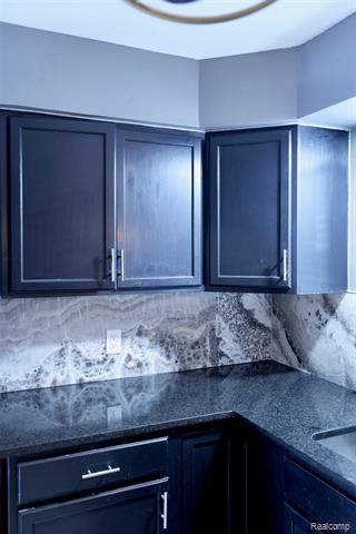 Builiding view two for 2729 Chicago, Flint, MI. 48503