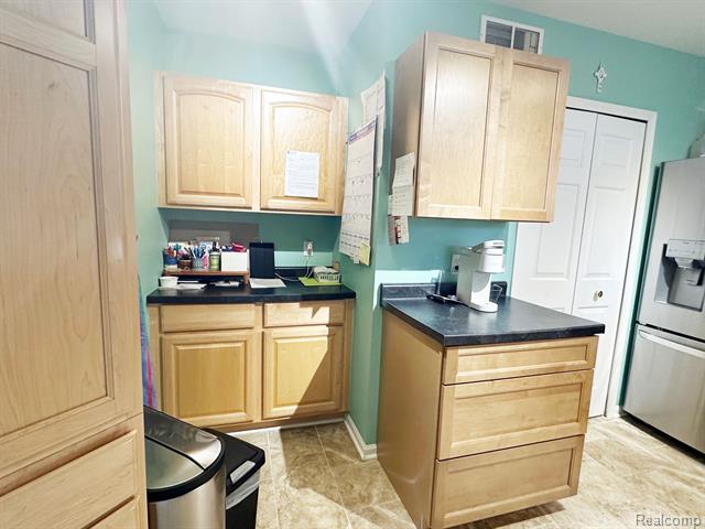 Builiding view nine for 5457 Greenway, Trenton, MI. 48183