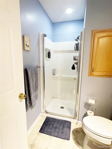 Builiding view sixteen for 5457 Greenway, Trenton, MI. 48183