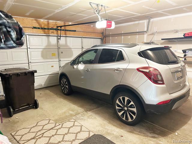 Builiding view twenty eight for 5457 Greenway, Trenton, MI. 48183