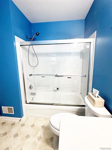 Builiding view twenty three for 5457 Greenway, Trenton, MI. 48183