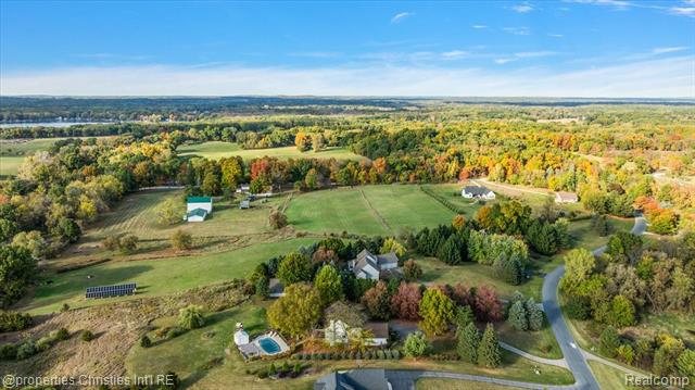 Builiding view sixty six for 8793 Webster Hills, Dexter, MI. 48130