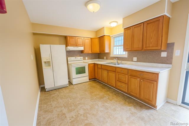 Builiding view seven for 6148 Eldon, Mount Morris, MI. 48458