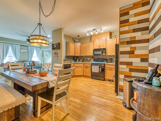 Builiding view eleven for 655 Vinewood, Wyandotte, MI. 48192