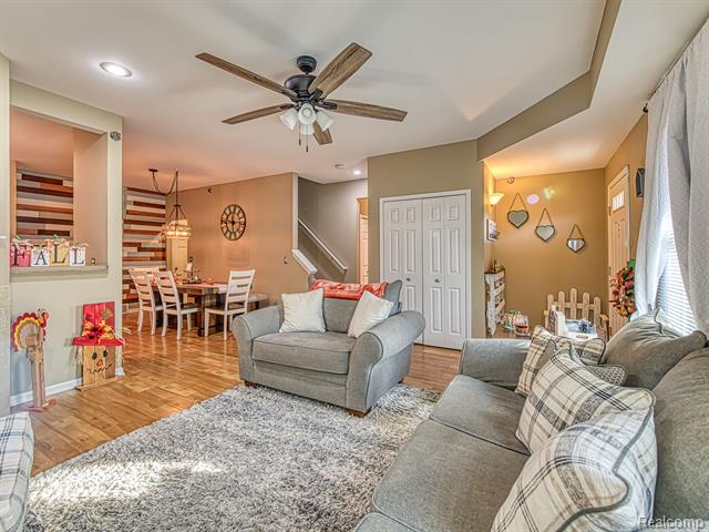 Builiding view five for 655 Vinewood, Wyandotte, MI. 48192