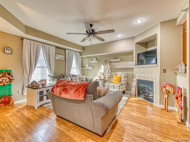 Builiding view four for 655 Vinewood, Wyandotte, MI. 48192