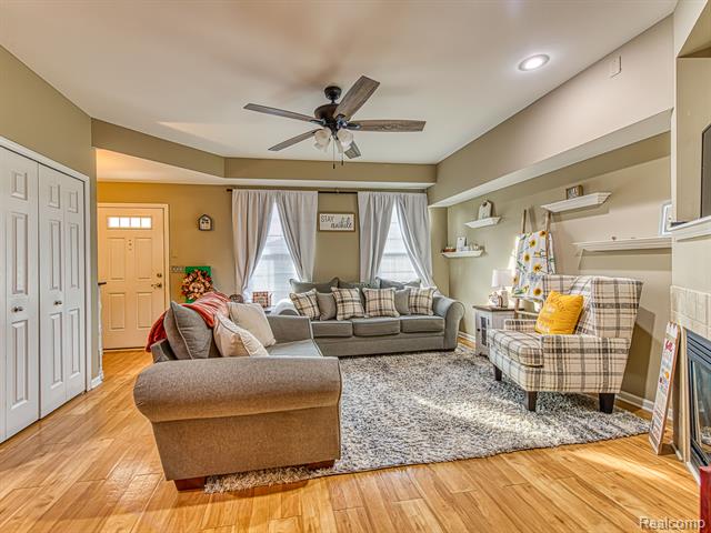 Builiding view six for 655 Vinewood, Wyandotte, MI. 48192