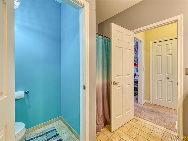 Builiding view sixteen for 655 Vinewood, Wyandotte, MI. 48192