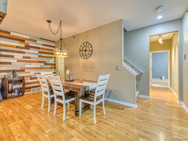 Builiding view ten for 655 Vinewood, Wyandotte, MI. 48192