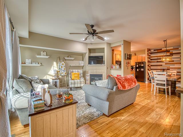 Builiding view three for 655 Vinewood, Wyandotte, MI. 48192