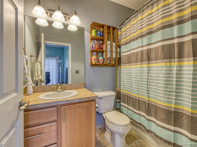 Builiding view twenty six for 655 Vinewood, Wyandotte, MI. 48192