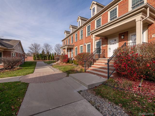 Builiding view twenty two for 655 Vinewood, Wyandotte, MI. 48192