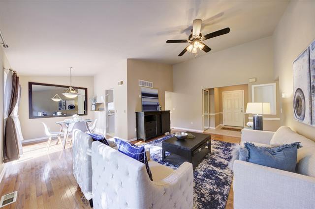 Builiding view eight for 8124 Valleyview, Ypsilanti, MI. 48197