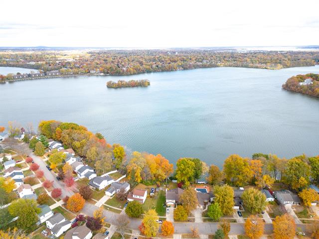 Builiding view fifty for 8124 Valleyview, Ypsilanti, MI. 48197