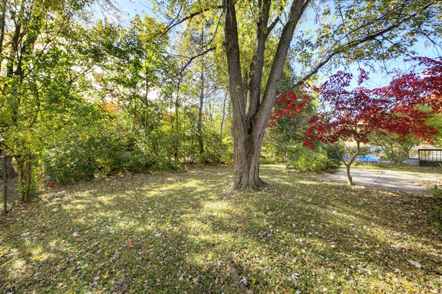 Builiding view forty seven for 8124 Valleyview, Ypsilanti, MI. 48197