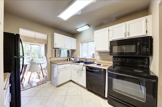 Builiding view fourteen for 8124 Valleyview, Ypsilanti, MI. 48197