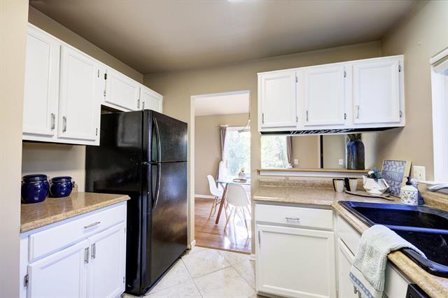 Builiding view sixteen for 8124 Valleyview, Ypsilanti, MI. 48197