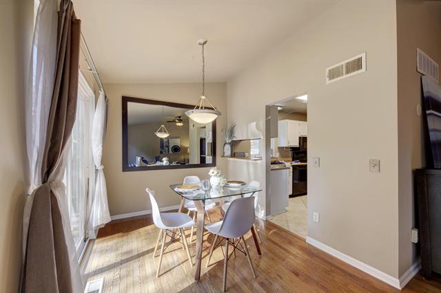 Builiding view ten for 8124 Valleyview, Ypsilanti, MI. 48197