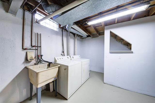 Builiding view thirty five for 8124 Valleyview, Ypsilanti, MI. 48197