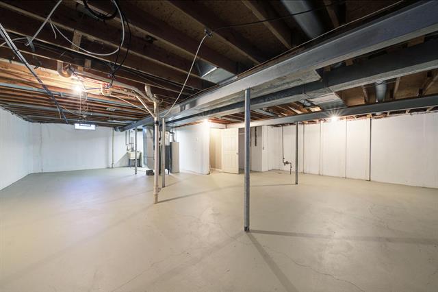 Builiding view thirty three for 8124 Valleyview, Ypsilanti, MI. 48197