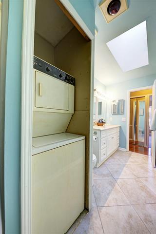 Builiding view thirty for 8124 Valleyview, Ypsilanti, MI. 48197