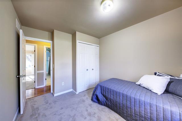 Builiding view twenty one for 8124 Valleyview, Ypsilanti, MI. 48197