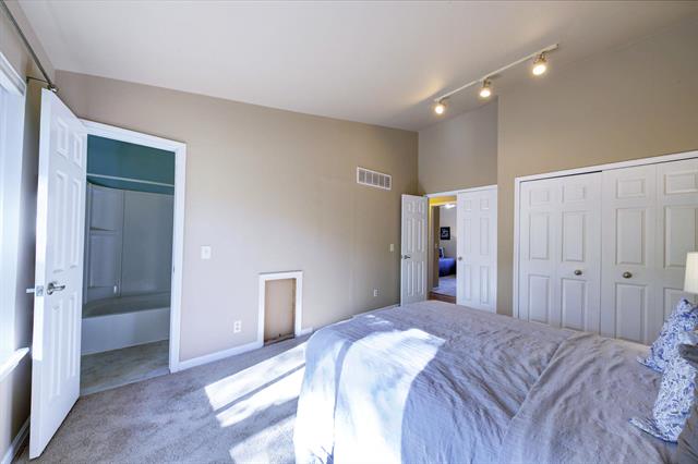 Builiding view twenty six for 8124 Valleyview, Ypsilanti, MI. 48197