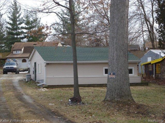 front view for 11476 Koth Drive, Linden, Mi. 48451