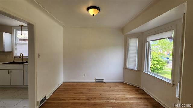 Builiding view eight for 10947 Roxbury, Detroit, MI. 48224