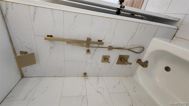 Builiding view fifteen for 10947 Roxbury, Detroit, MI. 48224