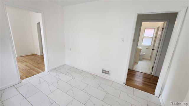 Builiding view five for 10947 Roxbury, Detroit, MI. 48224