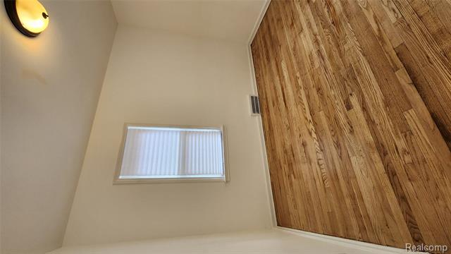 Builiding view nineteen for 10947 Roxbury, Detroit, MI. 48224