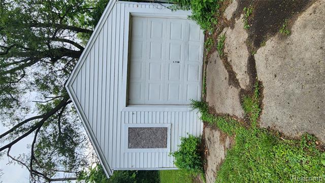 Builiding view thirty two for 10947 Roxbury, Detroit, MI. 48224