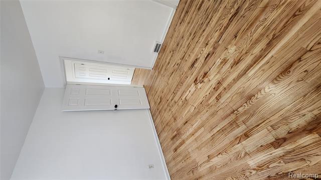 Builiding view twenty two for 10947 Roxbury, Detroit, MI. 48224