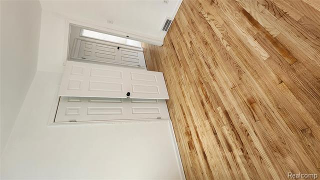 Builiding view twenty for 10947 Roxbury, Detroit, MI. 48224