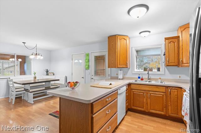 Builiding view nine for 920 Del Sher, Brighton, MI. 48114